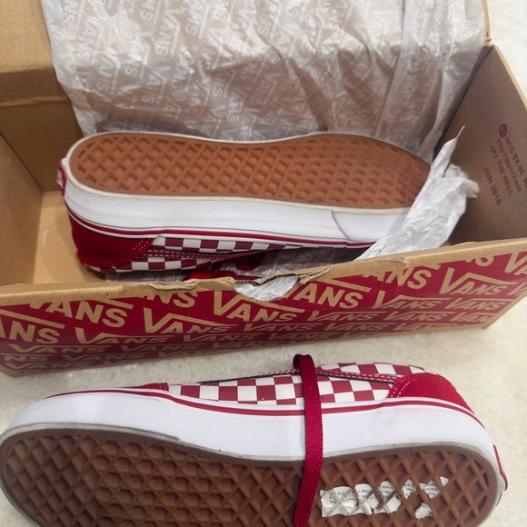 Red and white checkered old Skool tie up vans - Picture 4 of 7